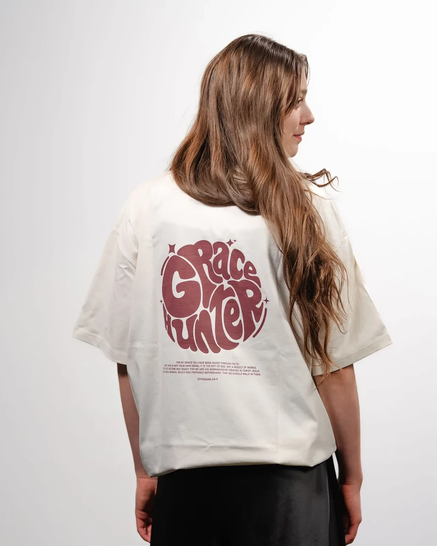 GRACE HUNTER | unisex tričko – prírodná, červená potlač