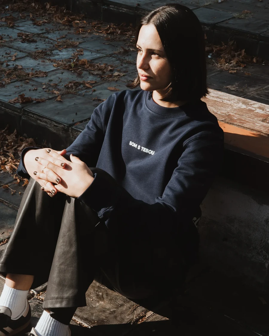 SOM S TEBOU - unisex mikina – námornická modrá