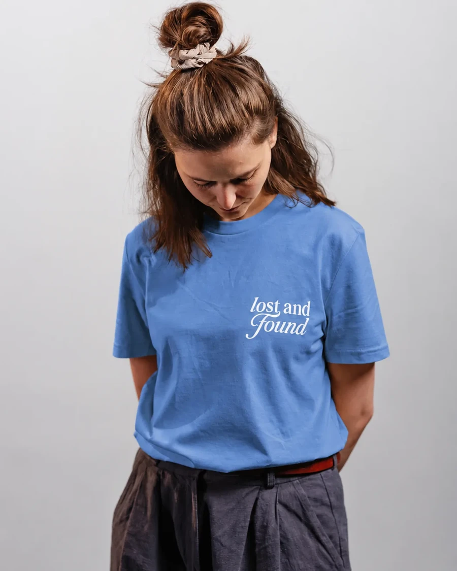 LOST AND FOUND | unisex tričko – jasná modrá