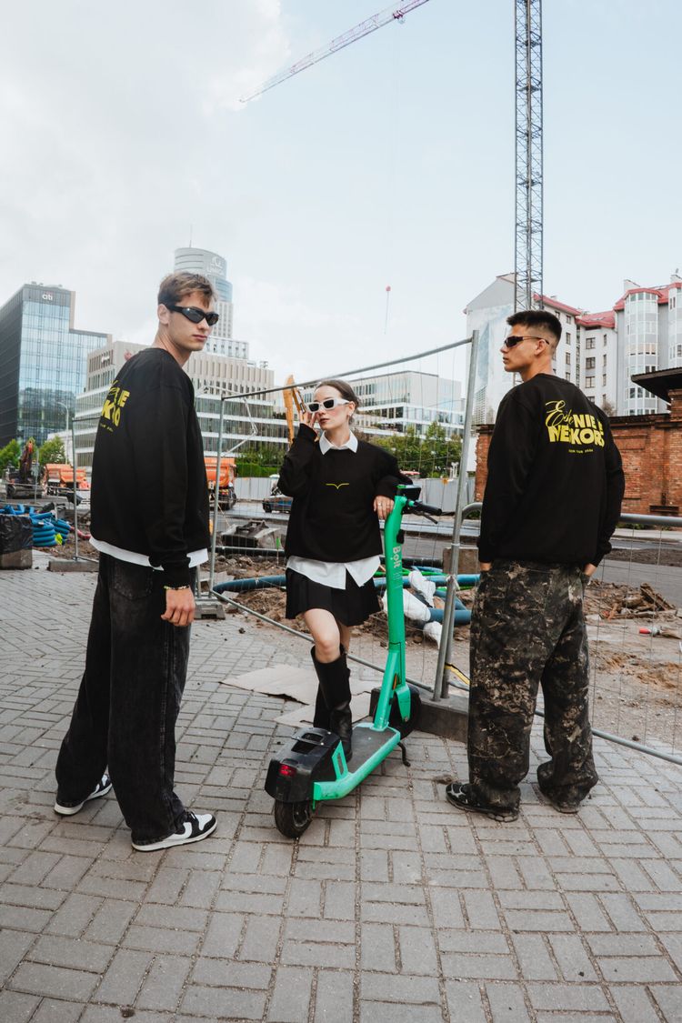 EŠTE NIE JE NESKORO | merch GODZONE TOUR 2026