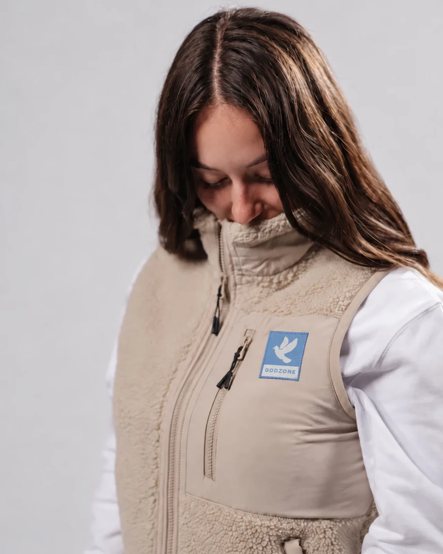 SOM S TEBOU - vesta – piesková