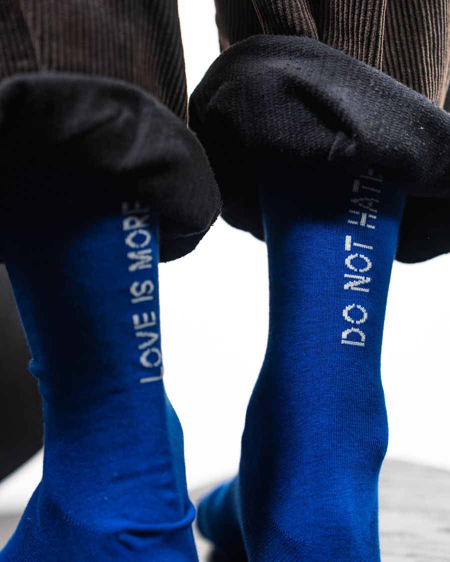 LOVE IS MORE | unisex ponožky
