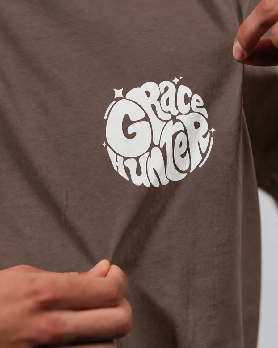 GRACE HUNTER | unisex tričko – kávová