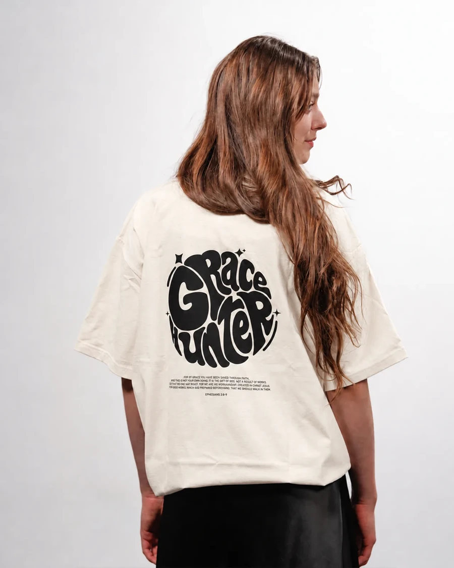 GRACE HUNTER | unisex tričko – prírodná, čierna potlač