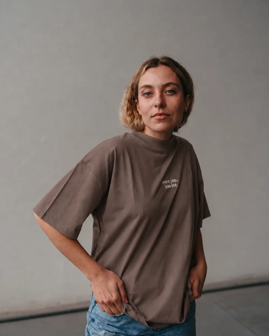 MORE YOU, LESS ME | unisex tričko – kávová