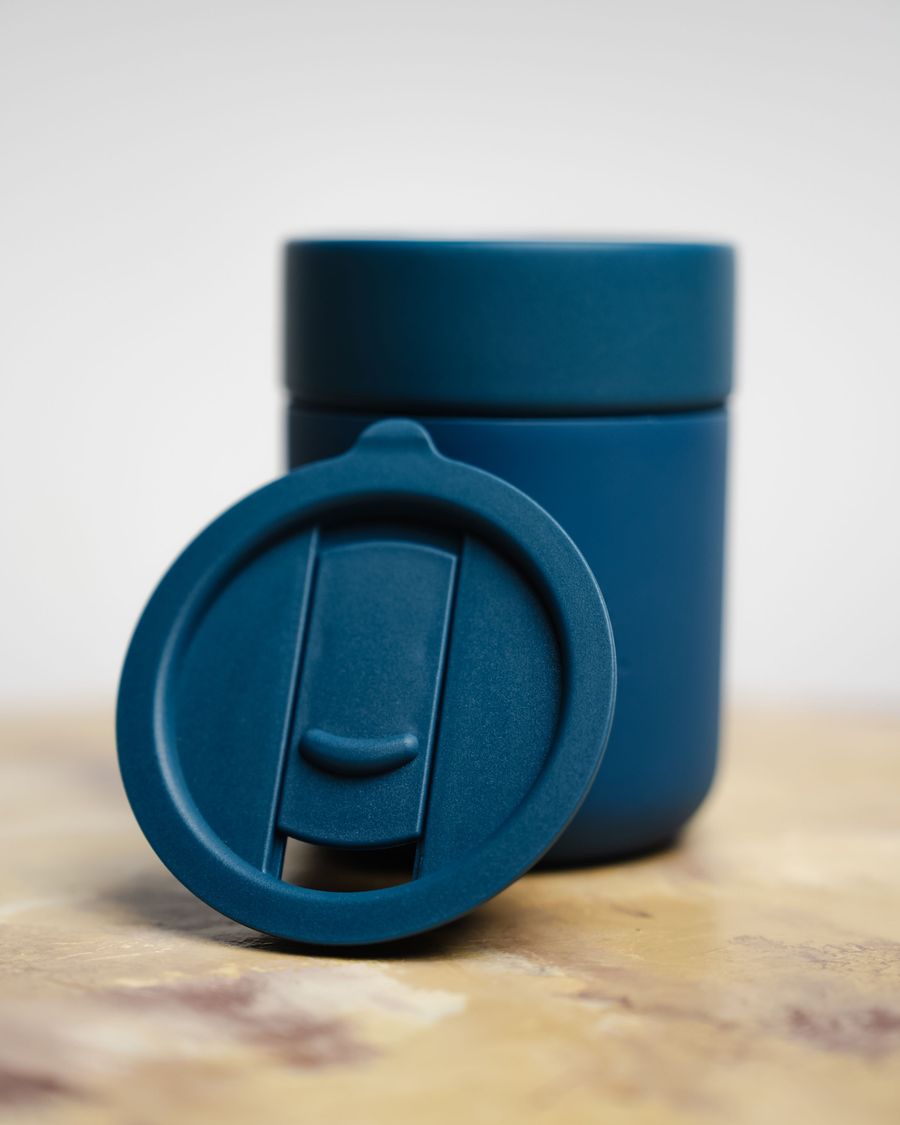 Keramický keepcup | STAY THIRSTY MODRÝ – 300 ml