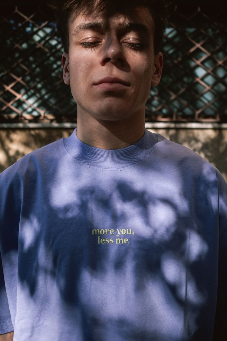 MORE YOU, LESS ME | unisex tričko fialové