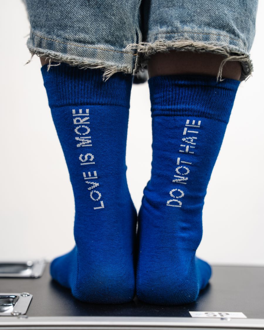 LOVE IS MORE | unisex ponožky