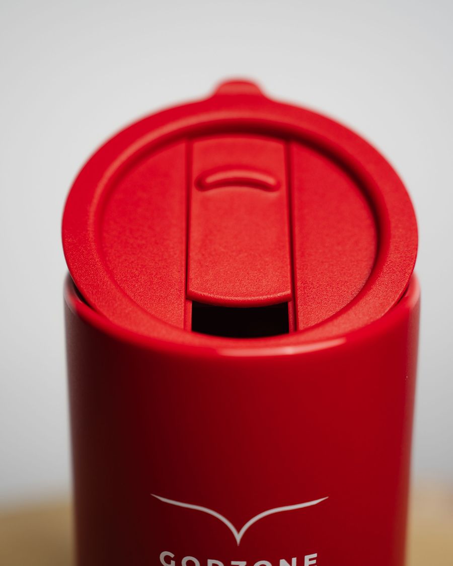 Keramický pohár s uškom | GODZONE ČERVENÝ – 420 ml